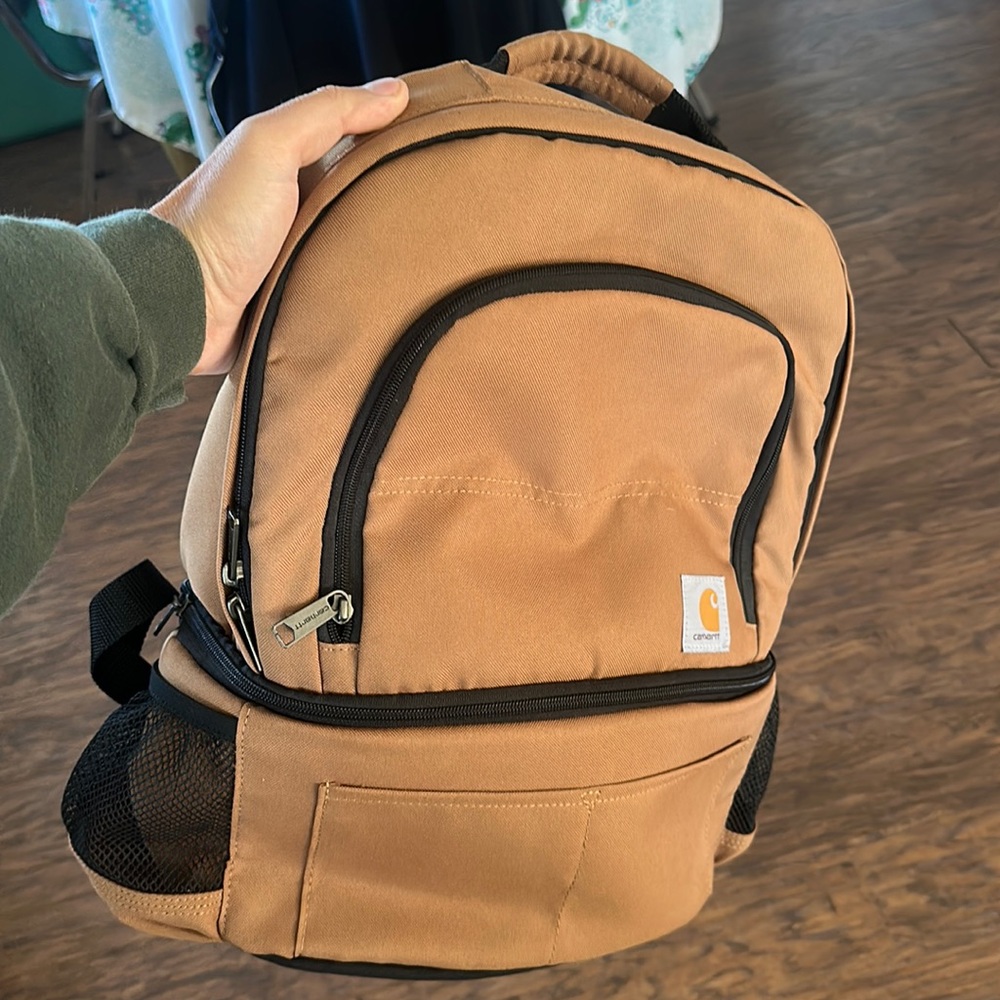 New with no damage! Carhartt Brand! Great quality! Spacious and durable! Sharp